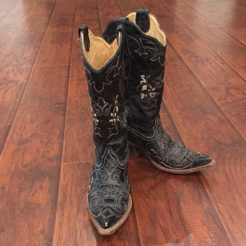 Handcrafted vintage lizard inlay western boots